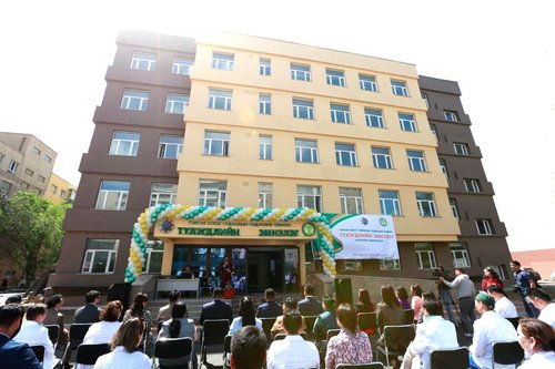 Түлэгдэлтийн эмнэлгийн туузыг хайчлаад 30 хоносон ч “нээгдээгүй” байна